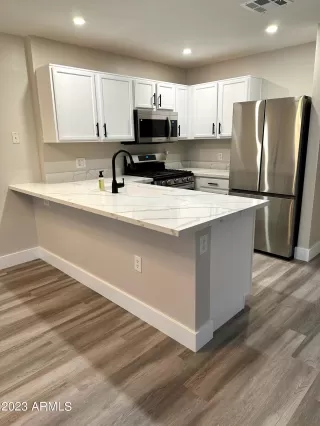 Photo #5: 6530867 Listing 
