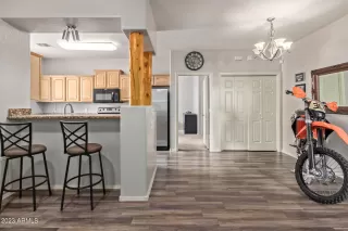 Photo #6: 6531278 Listing