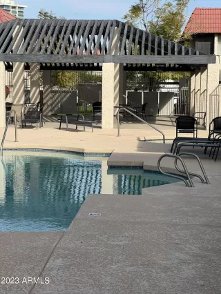 Photo #2: 6531484 Listing