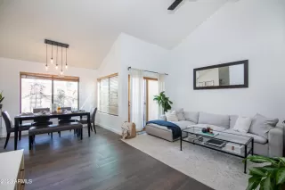 Photo #5: 6531690 Listing