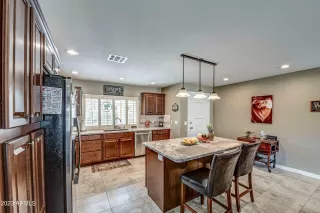 Photo #4: 6531918 Listing