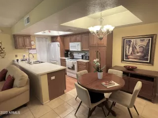 Photo #5: 6532049 Listing