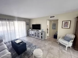 Photo #6: 6532616 Listing