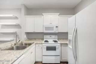 Photo #5: 6532619 Listing