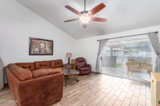 Photo #6: 6532739 Listing