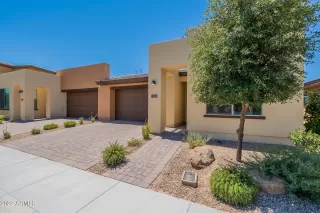 Photo #3: 6532790 Listing