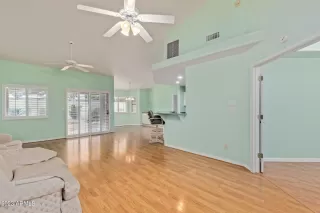 Photo #3: 6532909 Listing