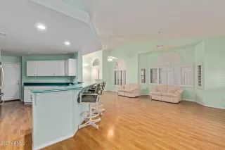 Photo #6: 6532909 Listing