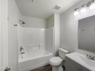 Photo #6: 6533257 Listing