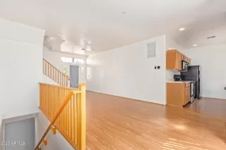 Photo #2: 6533351 Listing