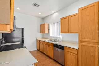 Photo #3: 6533351 Listing