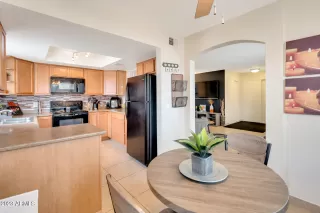 Photo #4: 6533662 Listing