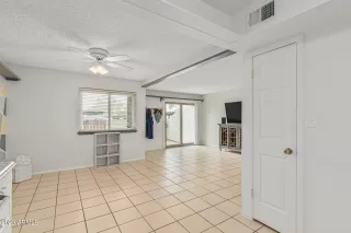 Photo #4: 6533995 Listing