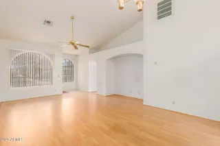 Photo #5: 6534099 Listing