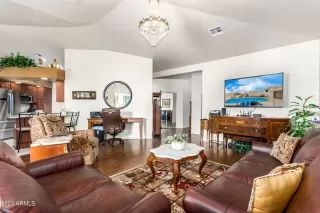 Photo #6: 6534265 Listing 