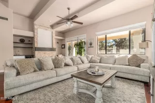 Photo #5: 6534938 Listing