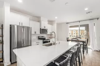 Photo #5: 6535053 Listing