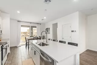 Photo #6: 6535053 Listing