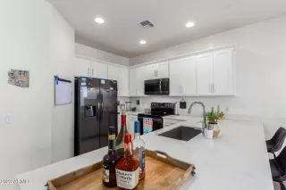 Photo #5: 6535587 Listing