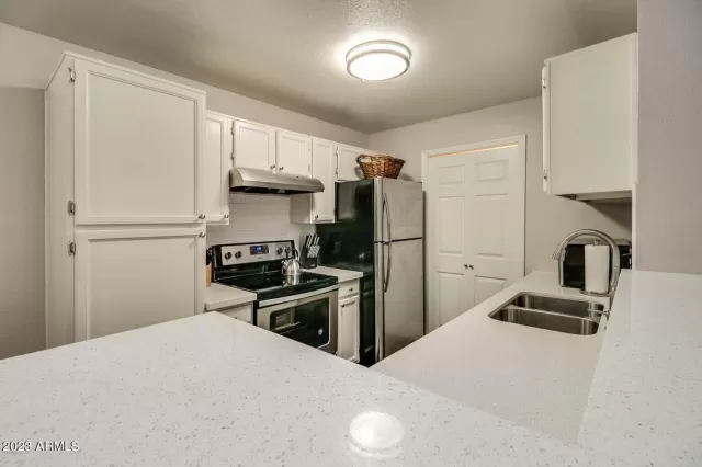 MLS: 6535657 Condo For Sale