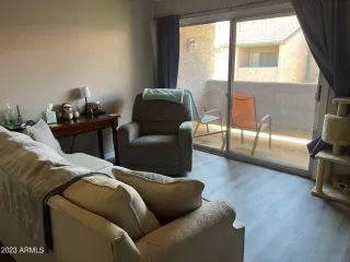 Photo #6: 6535657 Listing