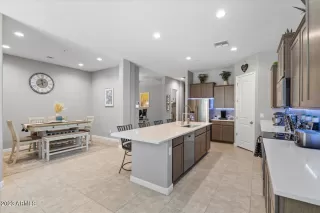 Photo #5: 6535659 Listing