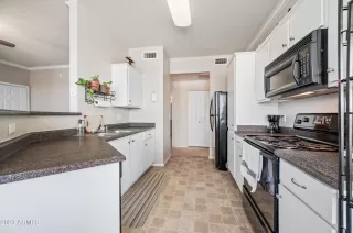 Photo #6: 6535882 Listing