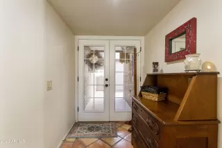 Photo #5: 6535896 Listing