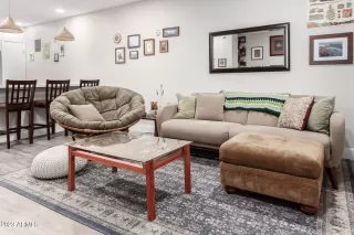 Photo #5: 6535964 Listing