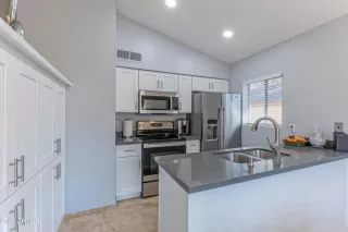 Photo #6: 6536095 Listing