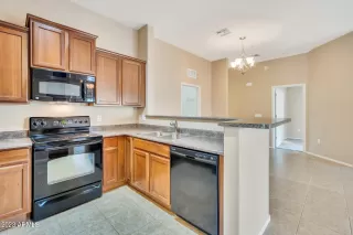 Photo #5: 6536160 Listing 