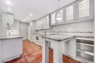 Photo #2: 6536322 Listing