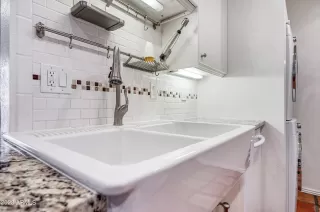 Photo #5: 6536322 Listing