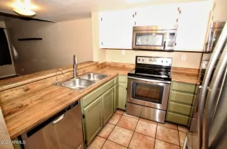 Photo #2: 6536482 Listing