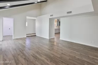 Photo #2: 6537047 Listing