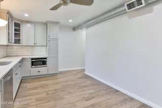 Photo #5: 6537047 Listing