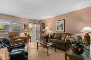 Photo #5: 6538031 Listing