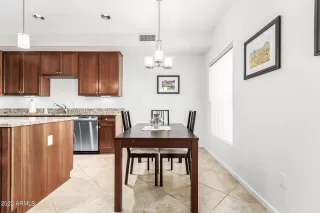 Photo #6: 6538095 Listing 