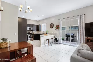 Photo #2: 6538323 Listing