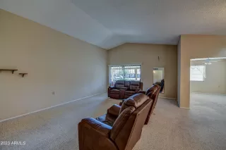 Photo #6: 6538916 Listing