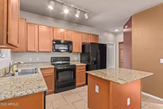 Photo #6: 6539023 Listing 