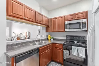 Photo #2: 6539171 Listing