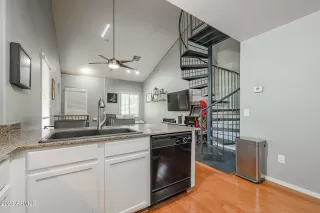 Photo #6: 6539511 Listing