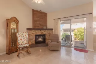 Photo #5: 6540145 Listing