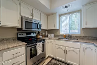 Photo #5: 6540194 Listing 