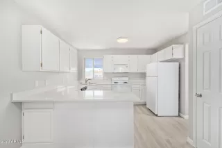 Photo #5: 6540708 Listing 