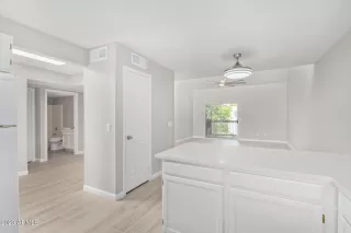 Photo #6: 6540708 Listing 