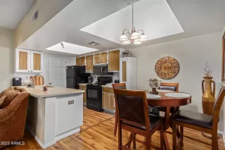 Photo #5: 6540793 Listing