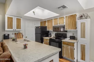 Photo #6: 6540793 Listing