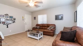 Photo #6: 6540905 Listing